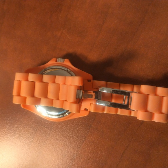 Roxy brand watch - Picture 4 of 7